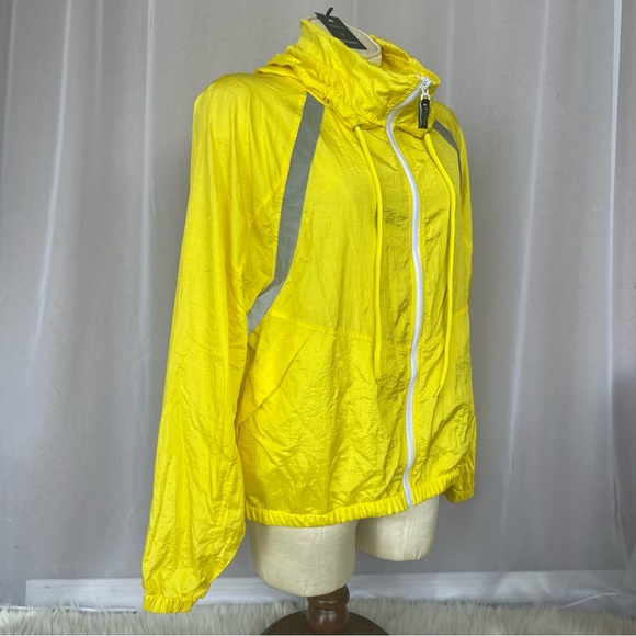 Forever 21 Sport Windbreaker Sz M Yellow Hidden Hood Yellow Jackets - Picture 3 of 10